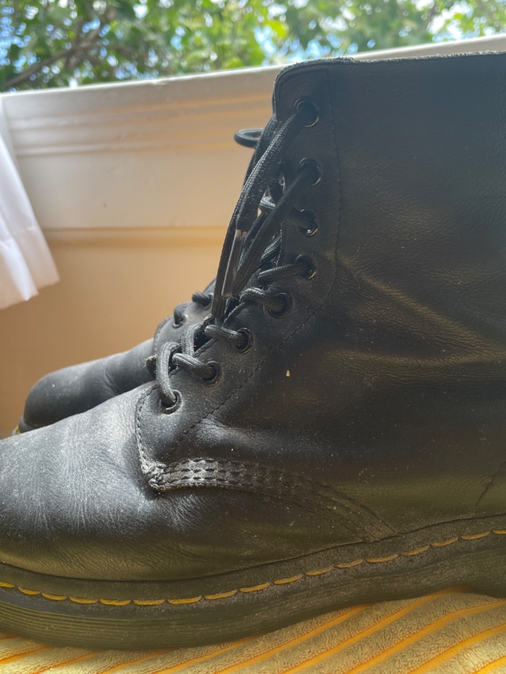 Doc Martens 8-eye boots - Picture 3 of 8